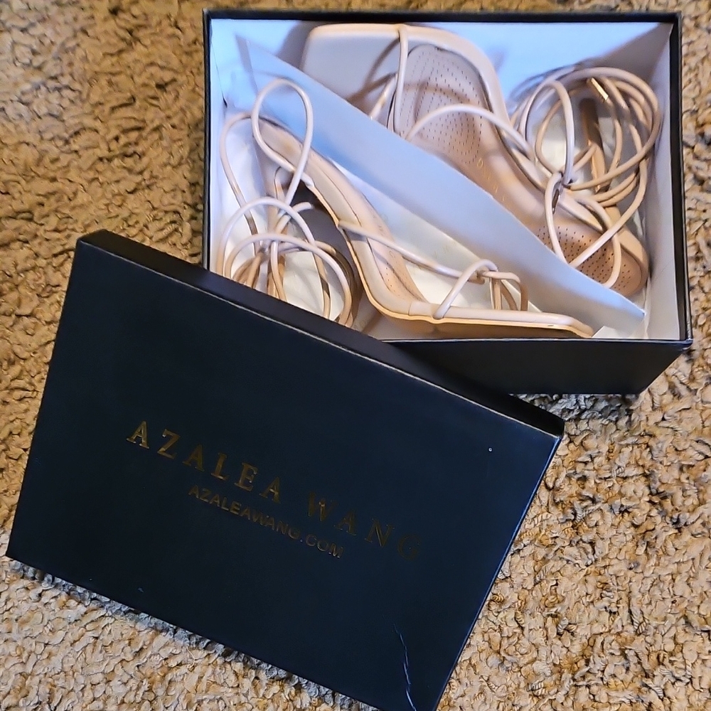 Women's Cream/Nude Heels